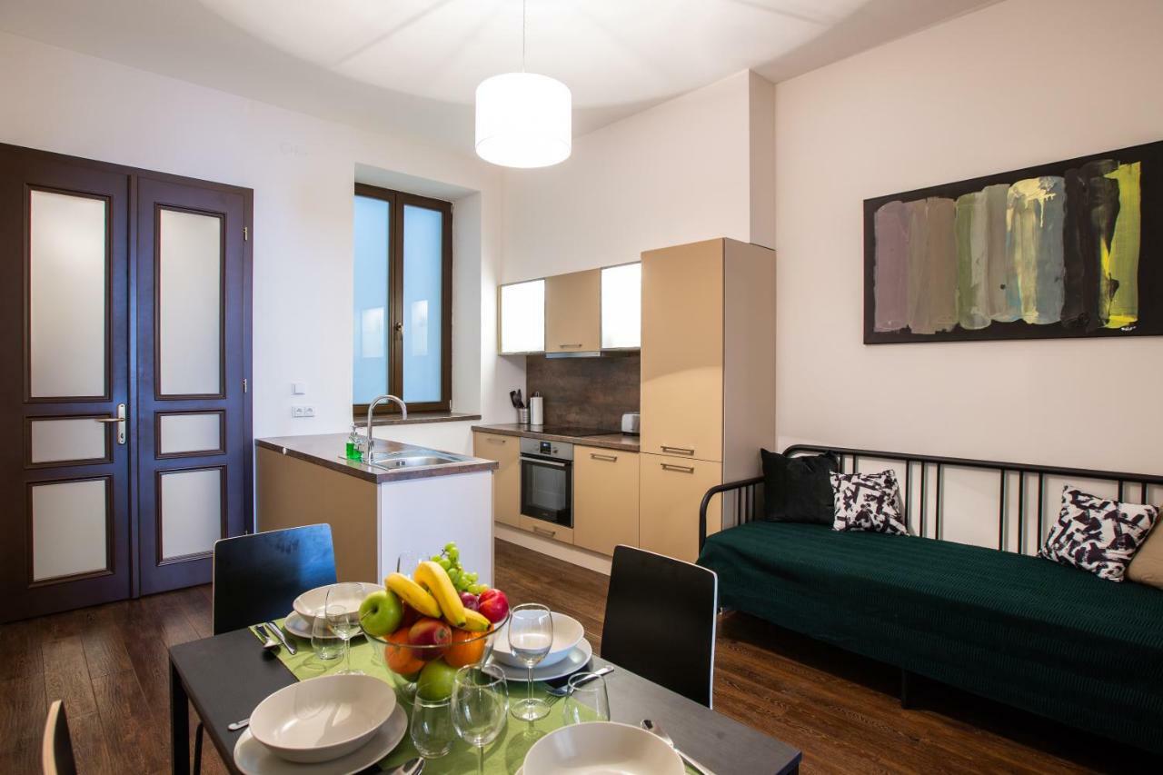 Modern Family Apt. With Central Square Entrance Χράντεκ Κράλοβε Εξωτερικό φωτογραφία